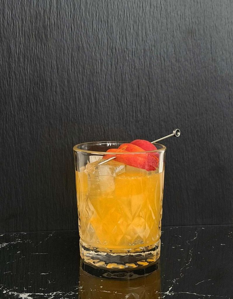Peach Bourbon Smash Bearbeitet